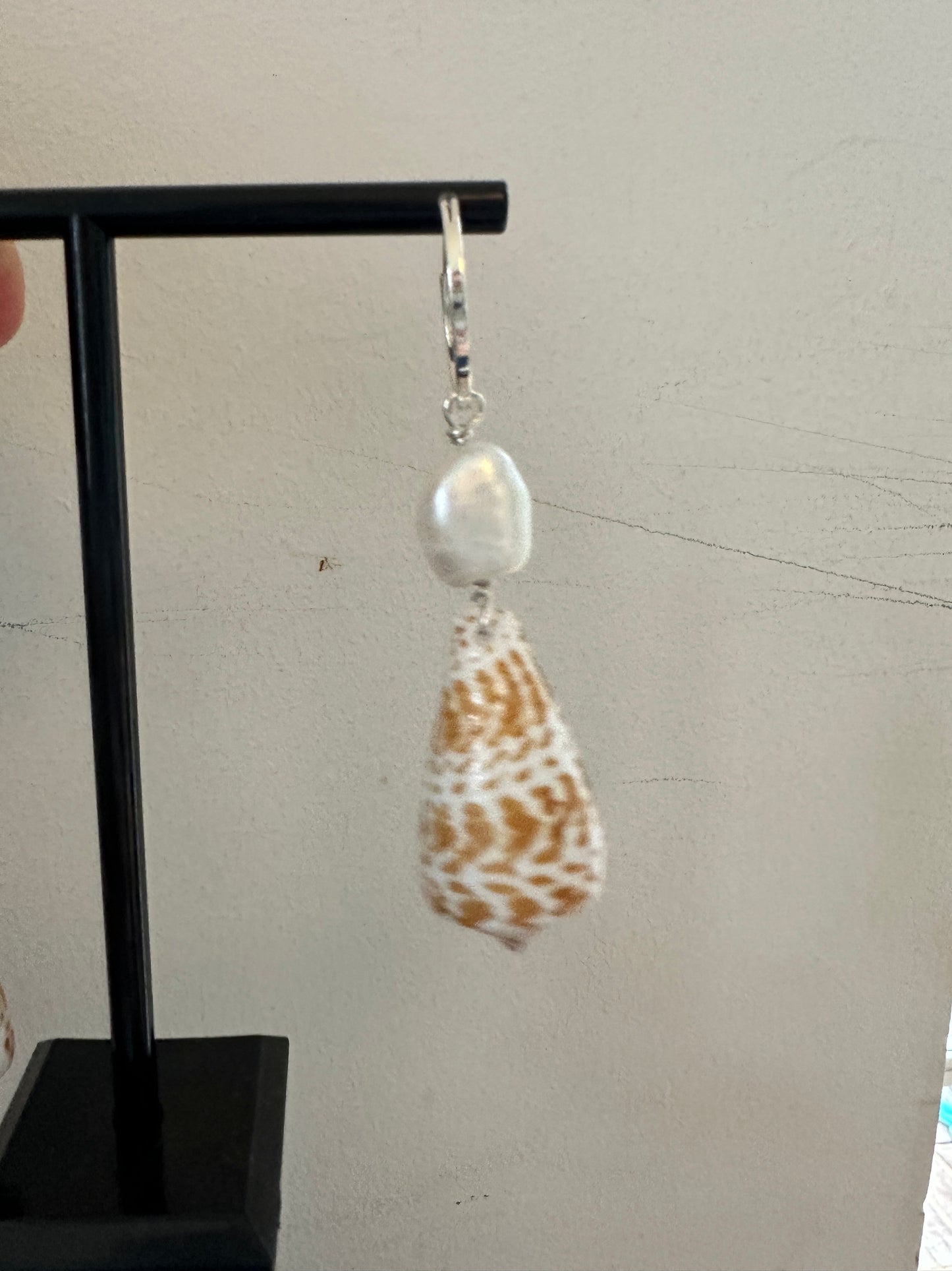 Shell pearl hoop