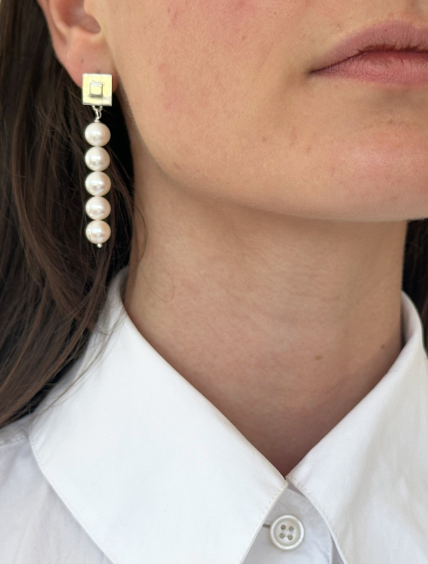 STILL LINE PEARL EARRING