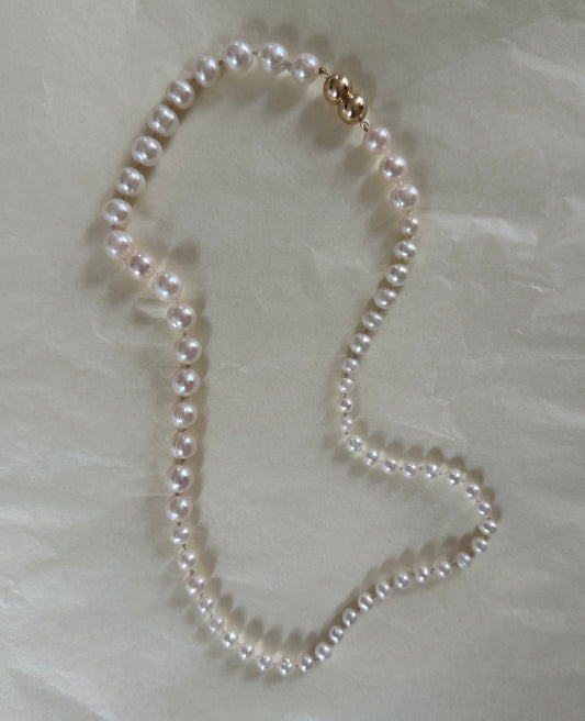 I see beauty pearl necklace