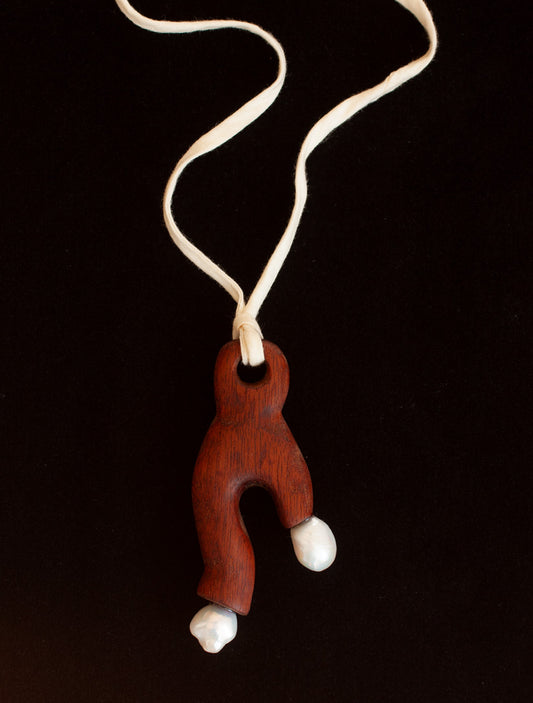 TEAK CORAL PEARL PENDANT